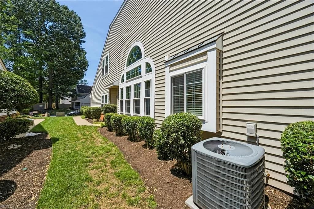 152 Spoon CT, YORKTOWN VA 23693 - Photo 5