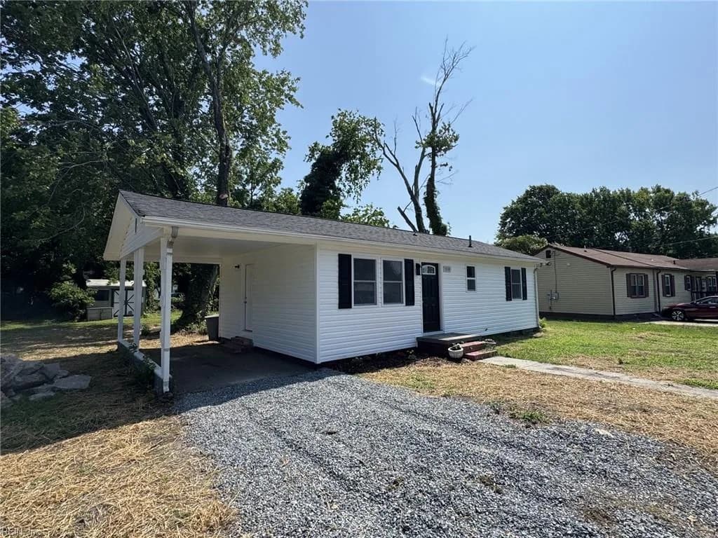 1018 Rowe ST, HAMPTON VA 23669 - Photo 4