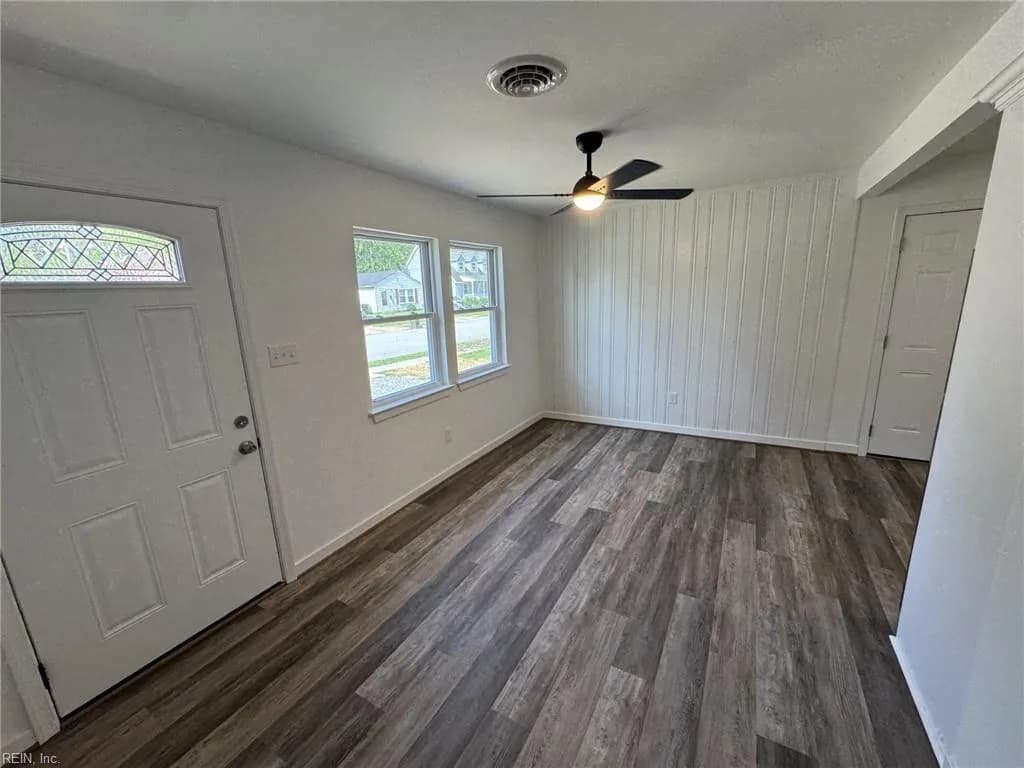 1018 Rowe ST, HAMPTON VA 23669 - Photo 5