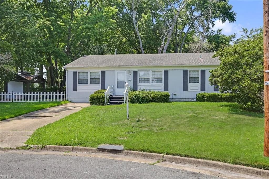 5102 Evelyn CT, HAMPTON VA 23605 - Main photo