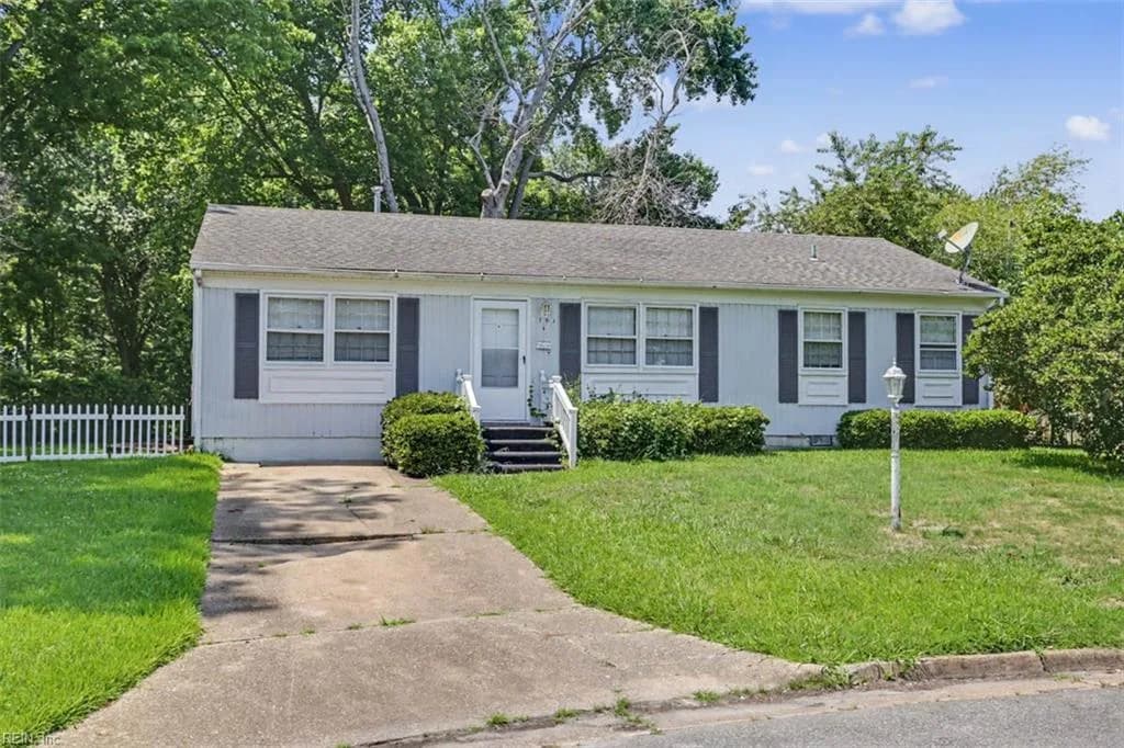 5102 Evelyn CT, HAMPTON VA 23605 - Photo 4