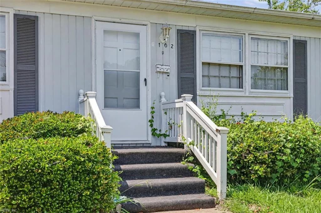 5102 Evelyn CT, HAMPTON VA 23605 - Photo 5