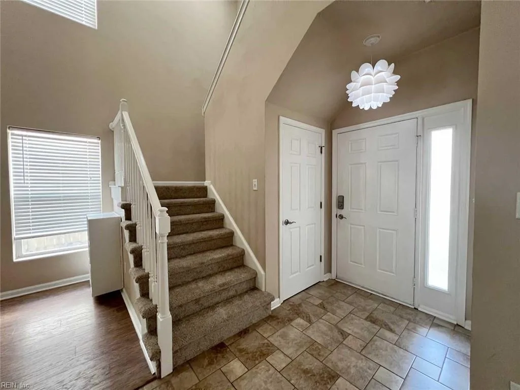 1812 Kempsville Crossing LN, VIRGINIABEACH VA 23464 - Photo 4
