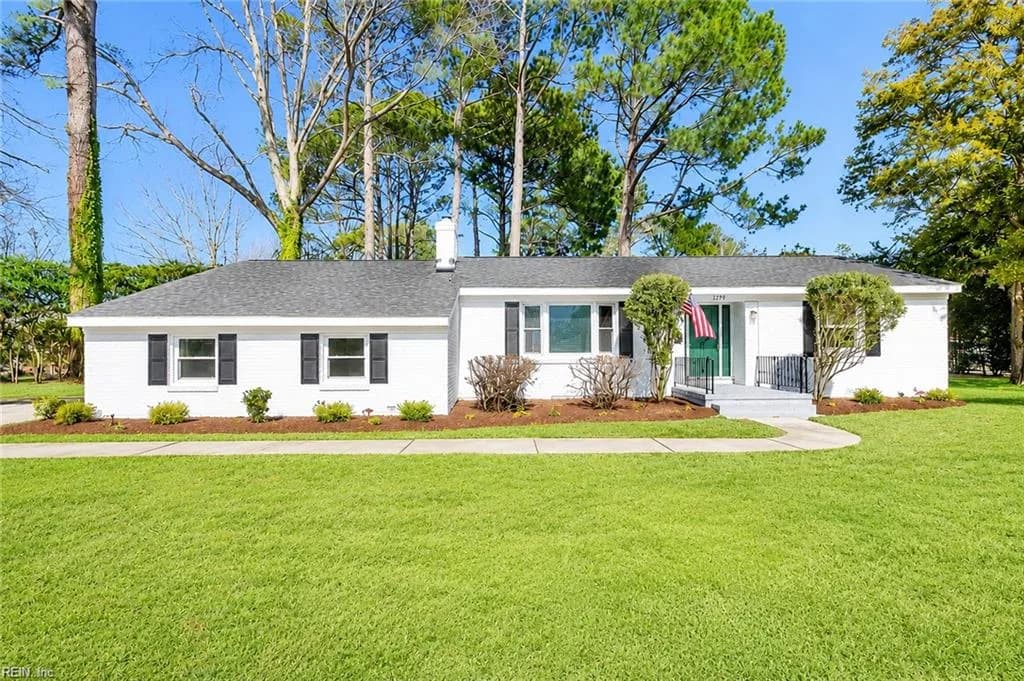 2300 Plantation DR, VIRGINIABEACH VA 23454 - Photo 2