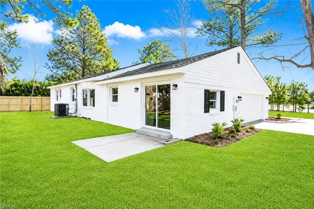 2300 Plantation DR, VIRGINIABEACH VA 23454 - Photo 4