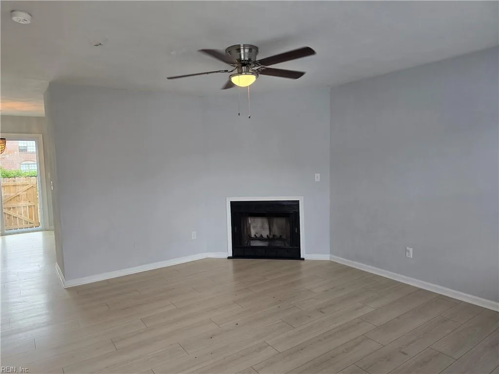 229 Greenbrier AVE, NORFOLK VA 23505 - Photo 5
