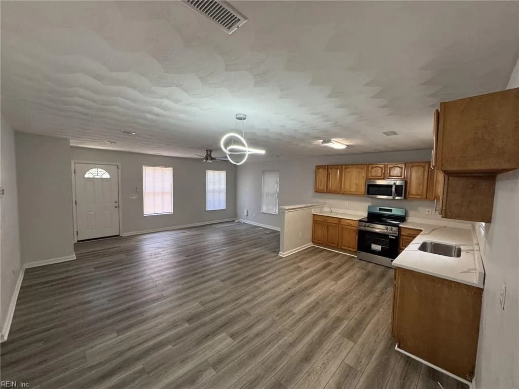 8217 Simons DR, NORFOLK VA 23505 - Photo 5