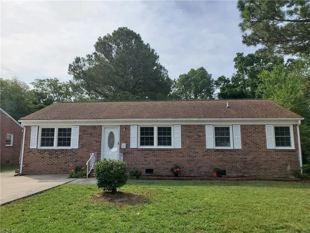 8 Sheralyn PL, HAMPTON VA 23666 - Main photo