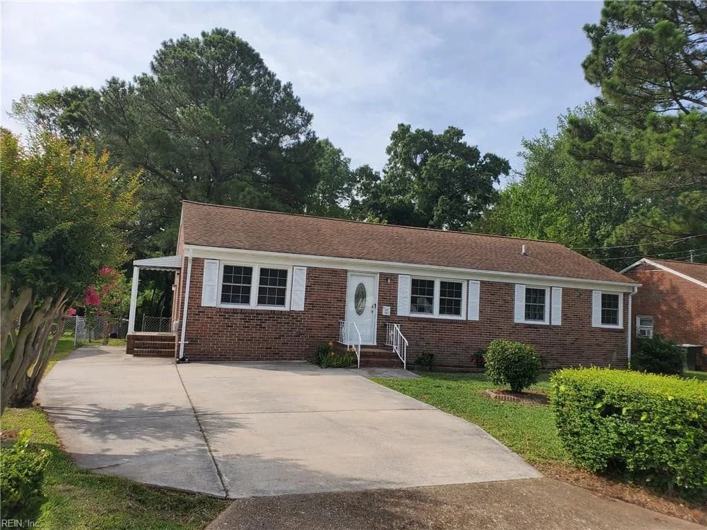 8 Sheralyn PL, HAMPTON VA 23666 - Photo 3