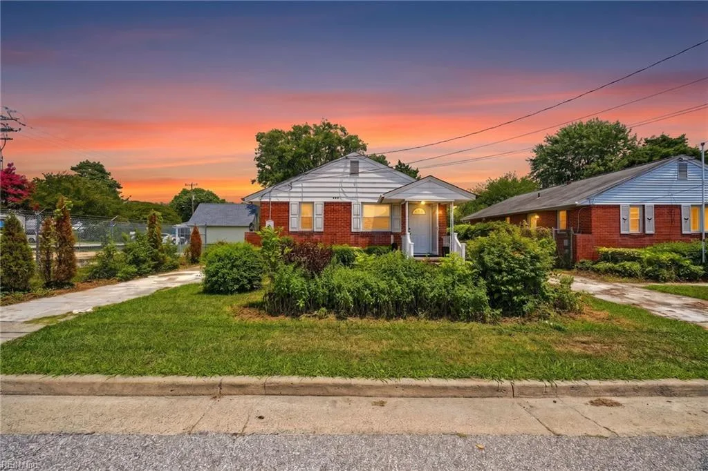 207 E Sewell AVE, HAMPTON VA 23663