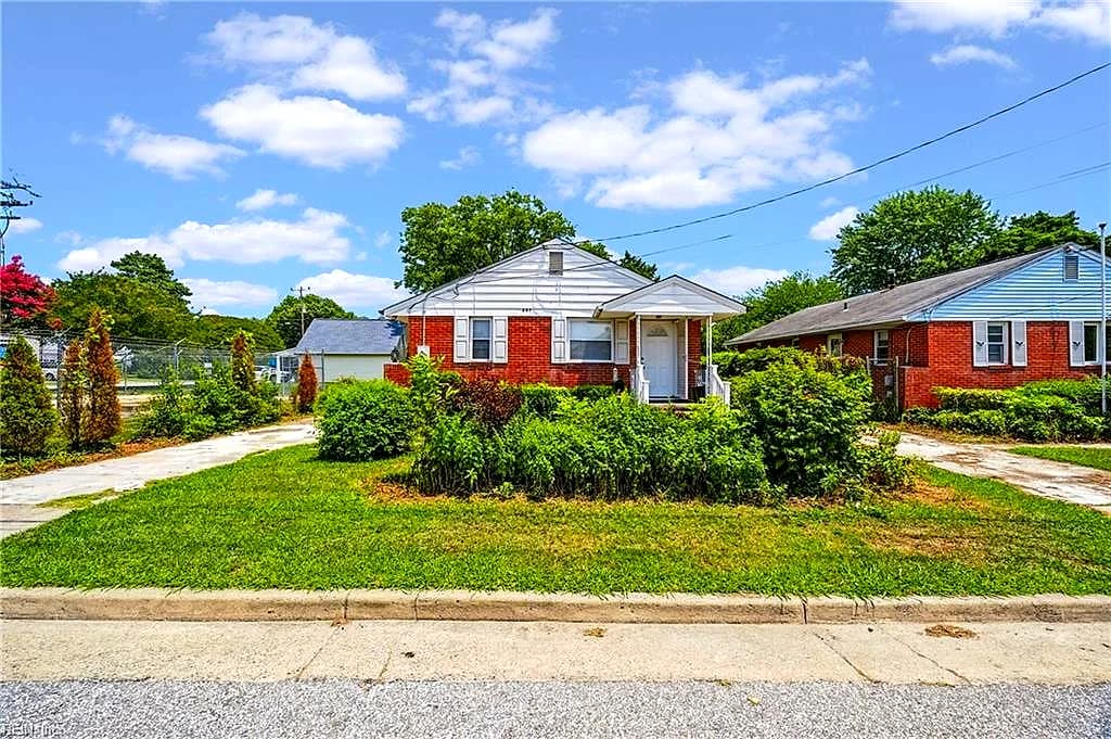 207 E Sewell AVE, HAMPTON VA 23663 - Photo 3