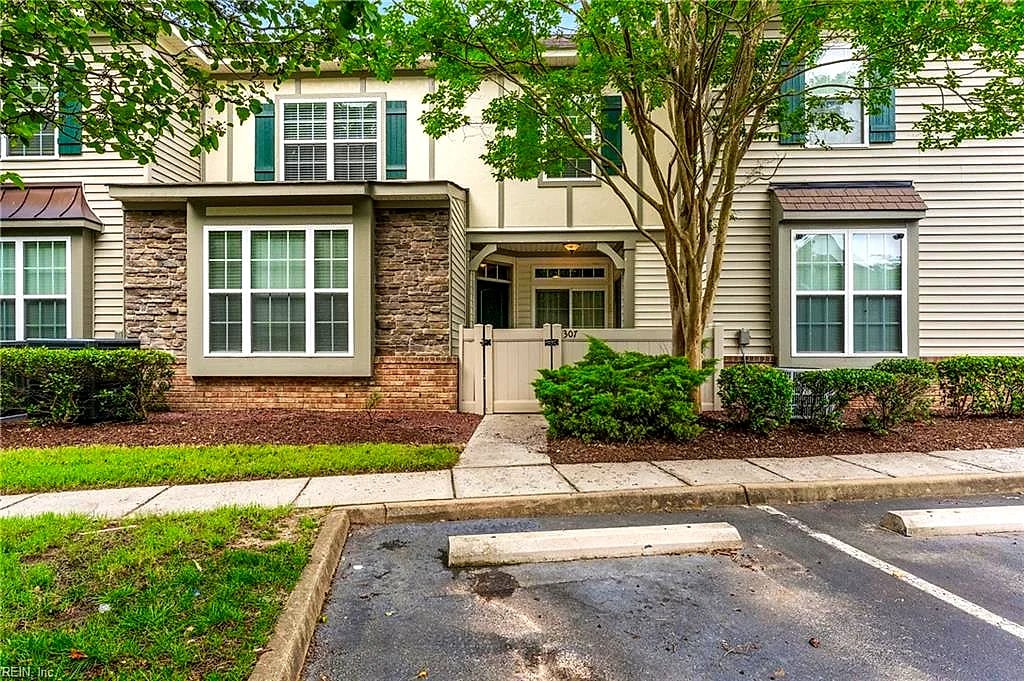 307 Herons CV, Carrollton — 3 bed Residential, 1,550 sqft