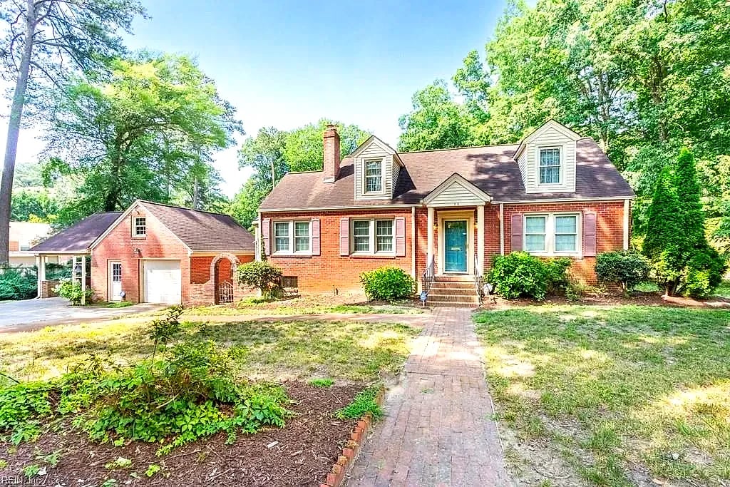23 White Oak DR, NEWPORT NEWS VA 23601