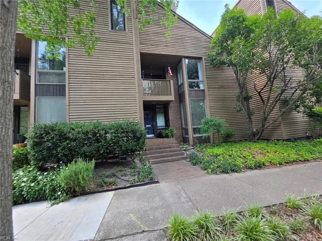 717 Botetourt GDNS, NORFOLK VA 23507 - Photo 4