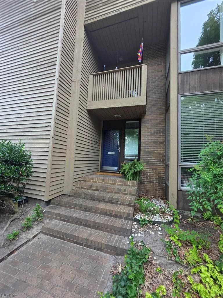 717 Botetourt GDNS, NORFOLK VA 23507 - Photo 5