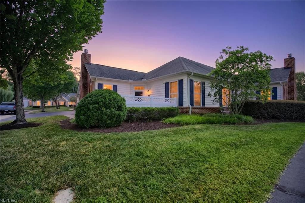 303 Garman LOOP, YORKTOWN VA 23690 - Photo 4