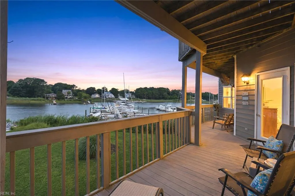 1024 Porte Harbour ARCH #201, HAMPTON VA 23664