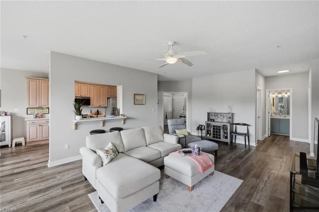 1024 Porte Harbour ARCH #201, HAMPTON VA 23664 - Photo 5