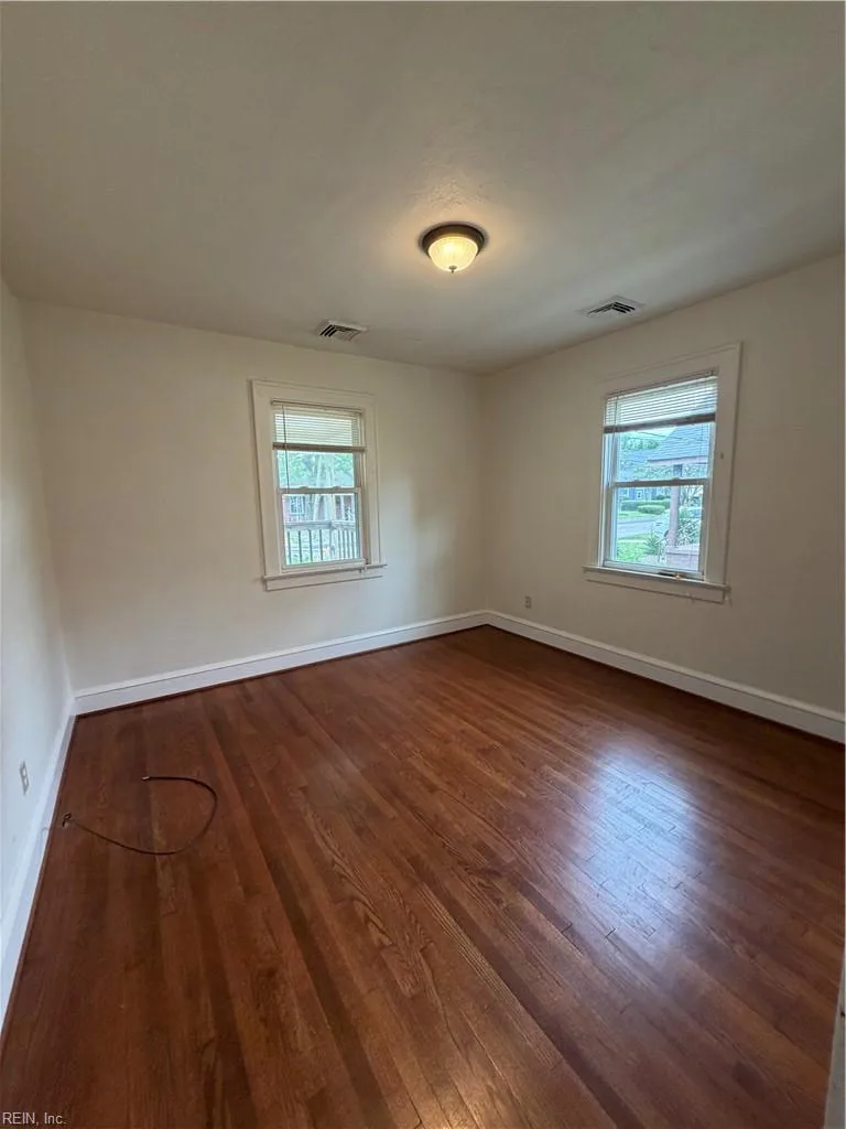 3915 Shell RD, HAMPTON VA 23669 - Photo 4