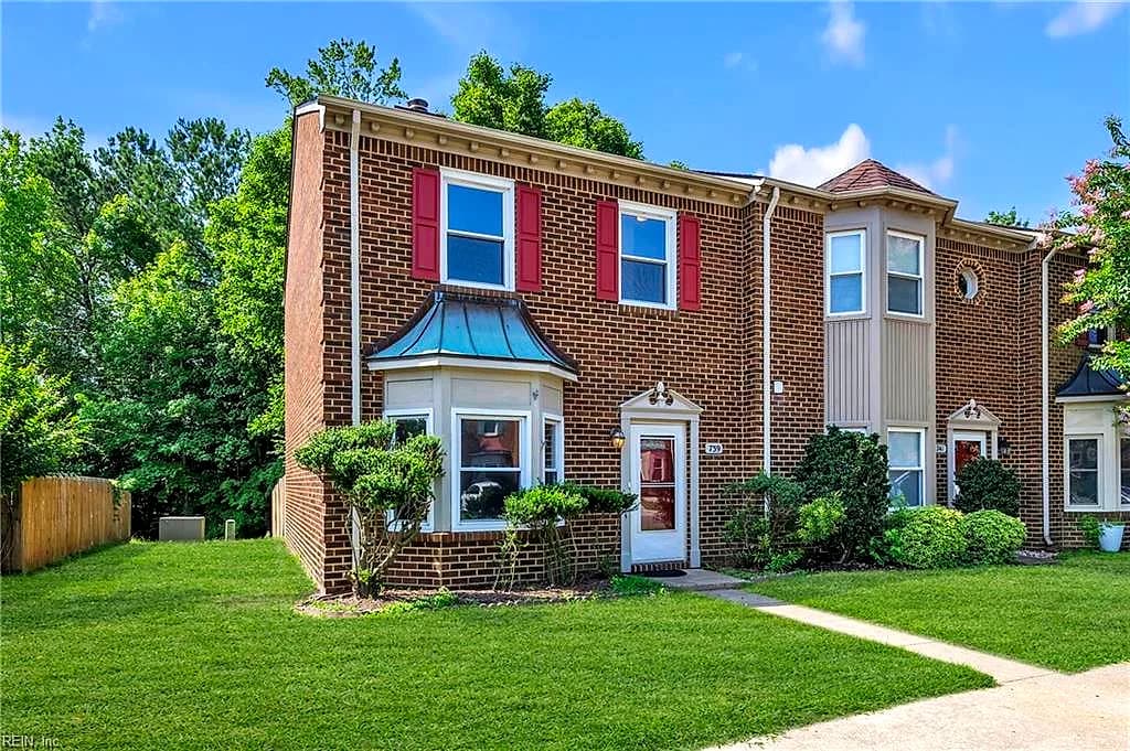 739 Creekside CRES, CHESAPEAKE VA 23320 - Main photo
