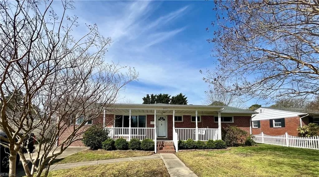 8005 Walters DR, NORFOLK VA 23518 - Photo 3