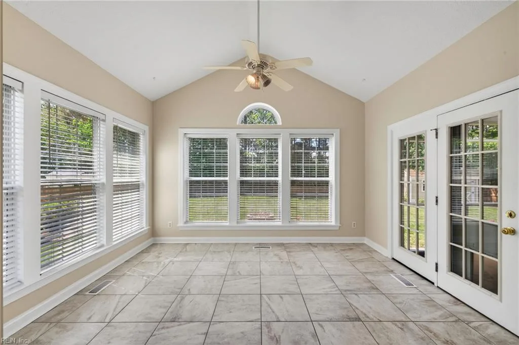 320 Green View RD, MOYOCK NC 27958 - Photo 5