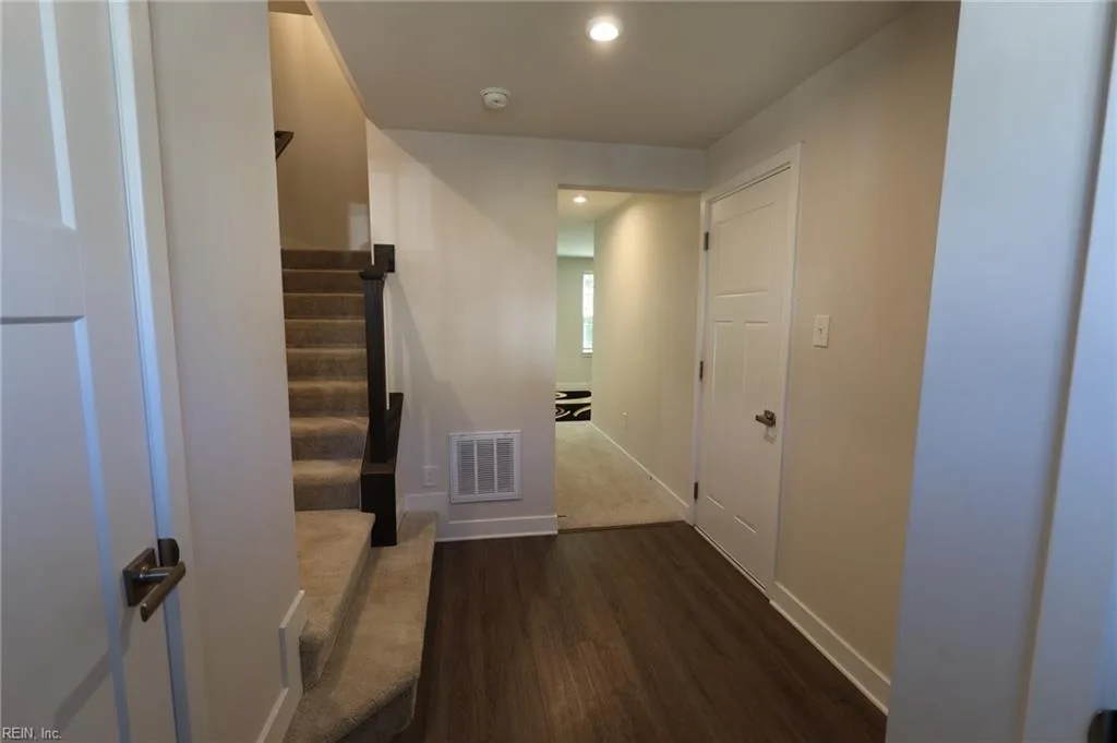 116 Pocosin PATH, POQUOSON VA 23662 - Photo 3
