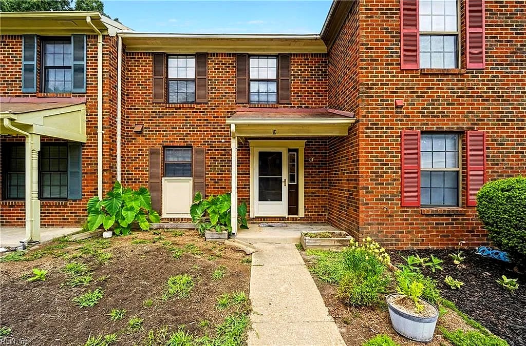 372 Circuit LN #E, NEWPORT NEWS VA 23608