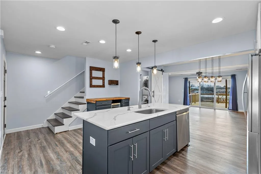 735 W Ocean View AVE #B, NORFOLK VA 23503 - Photo 4