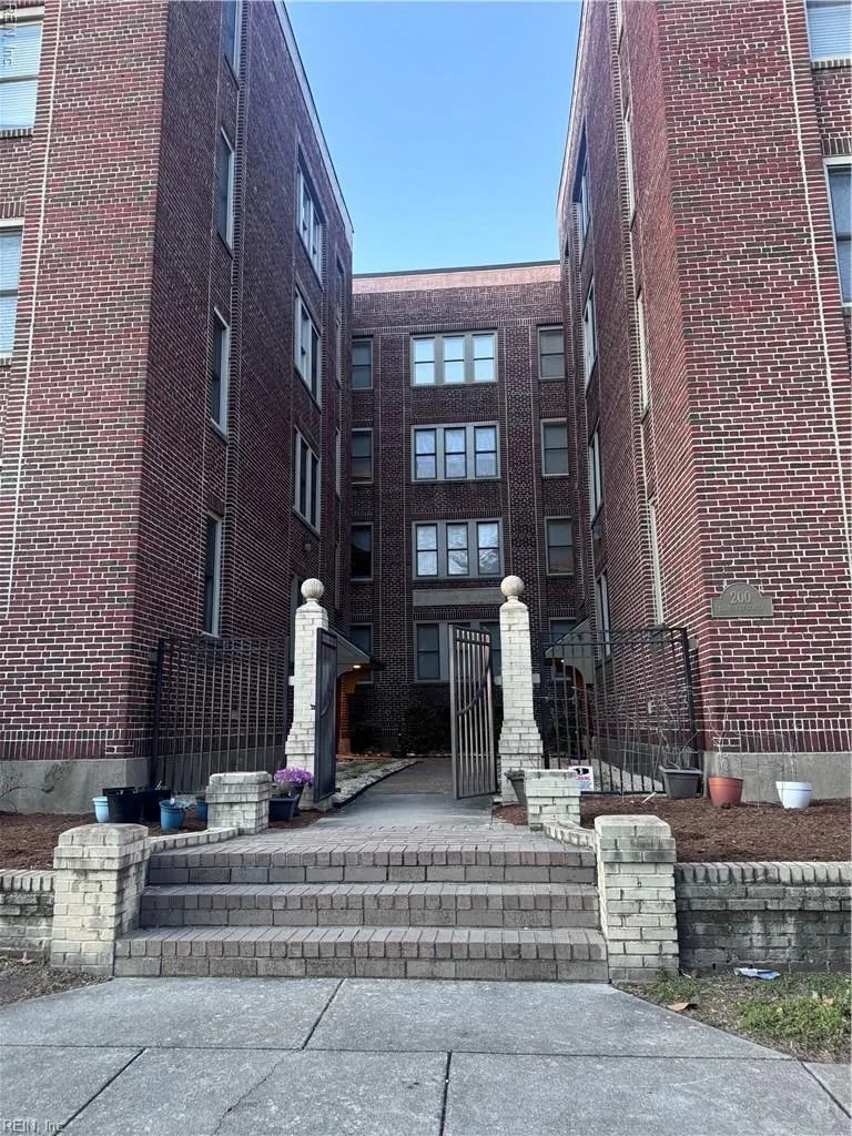 200 W 31st Street ST #203, Norfolk — 3 bed Residential, 1,435 sqft
