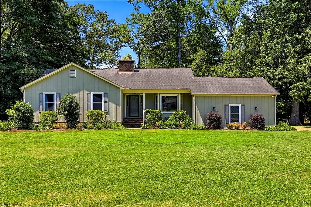 16 Dashiell DR, Smithfield — 3 bed Residential, 2,188 sqft