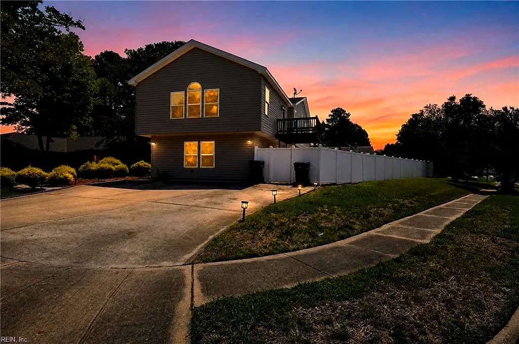 501 Thornloe Ln LN, CHESAPEAKE VA 23320 - Photo 3