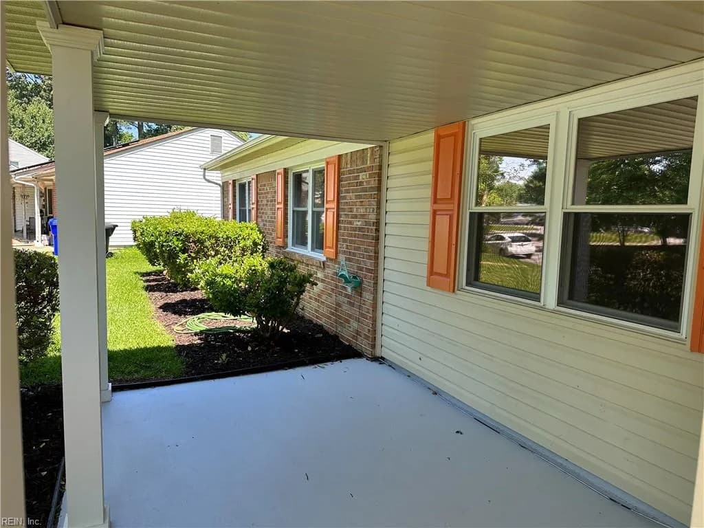 417 Carnegie RD, VIRGINIABEACH VA 23452 - Photo 4