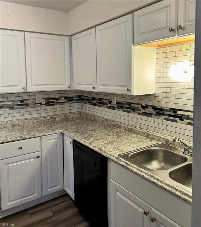 6975 Bonnot DR, NORFOLK VA 23513 - Photo 3