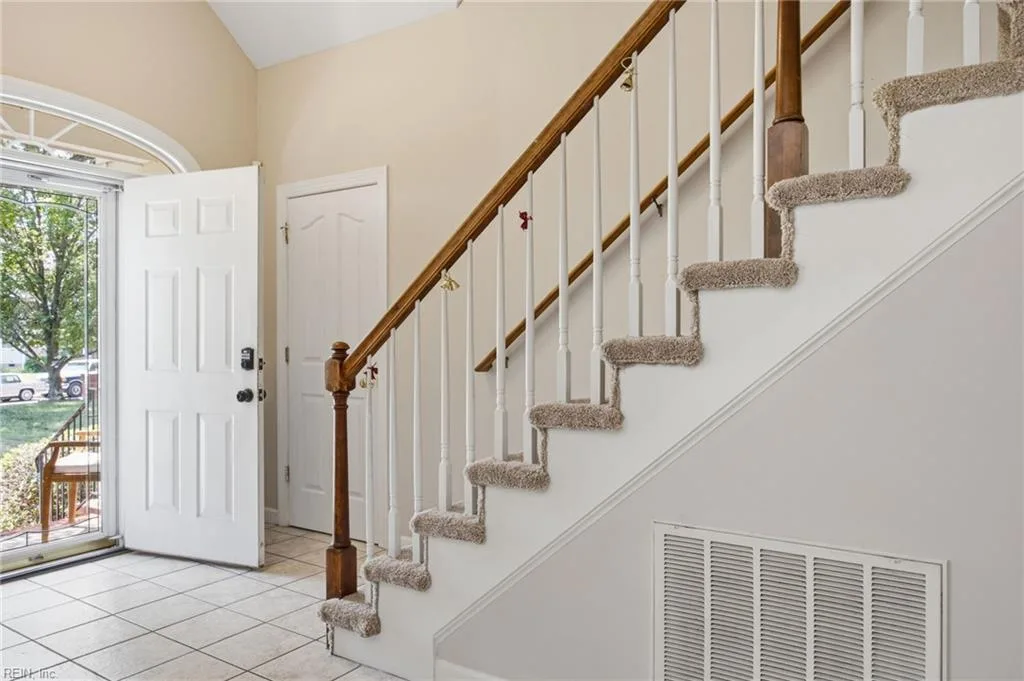 3126 N Stonebridge DR, NORFOLK VA 23504 - Photo 5