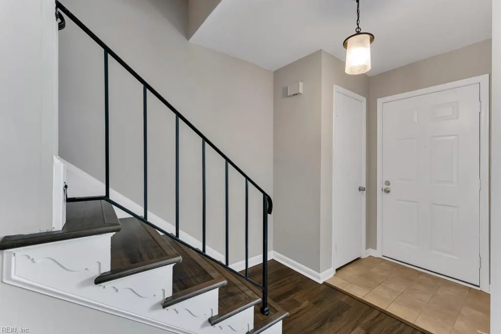 413 Longleaf RD, VIRGINIABEACH VA 23454 - Photo 2