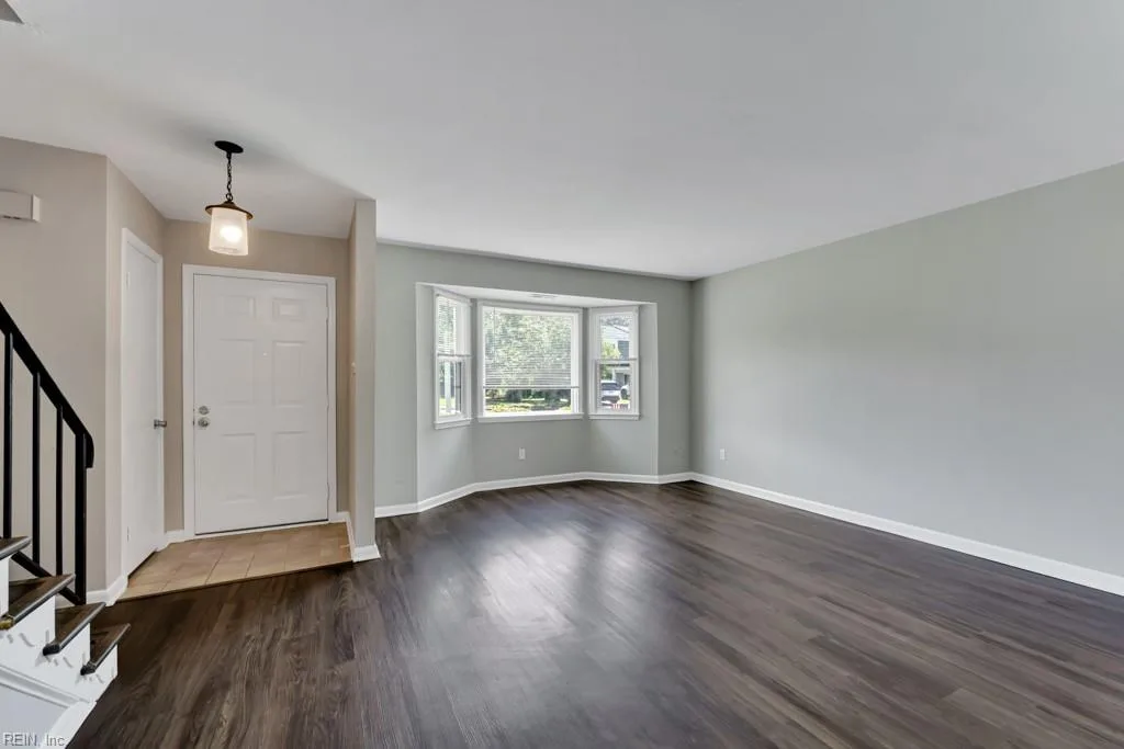 413 Longleaf RD, VIRGINIABEACH VA 23454 - Photo 3