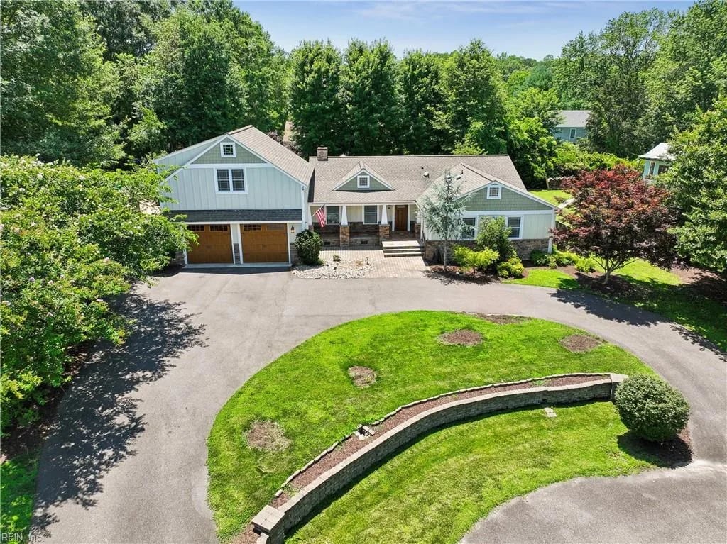 109 Knollwood DR, Williamsburg — 3 bed Residential, 2,578 sqft