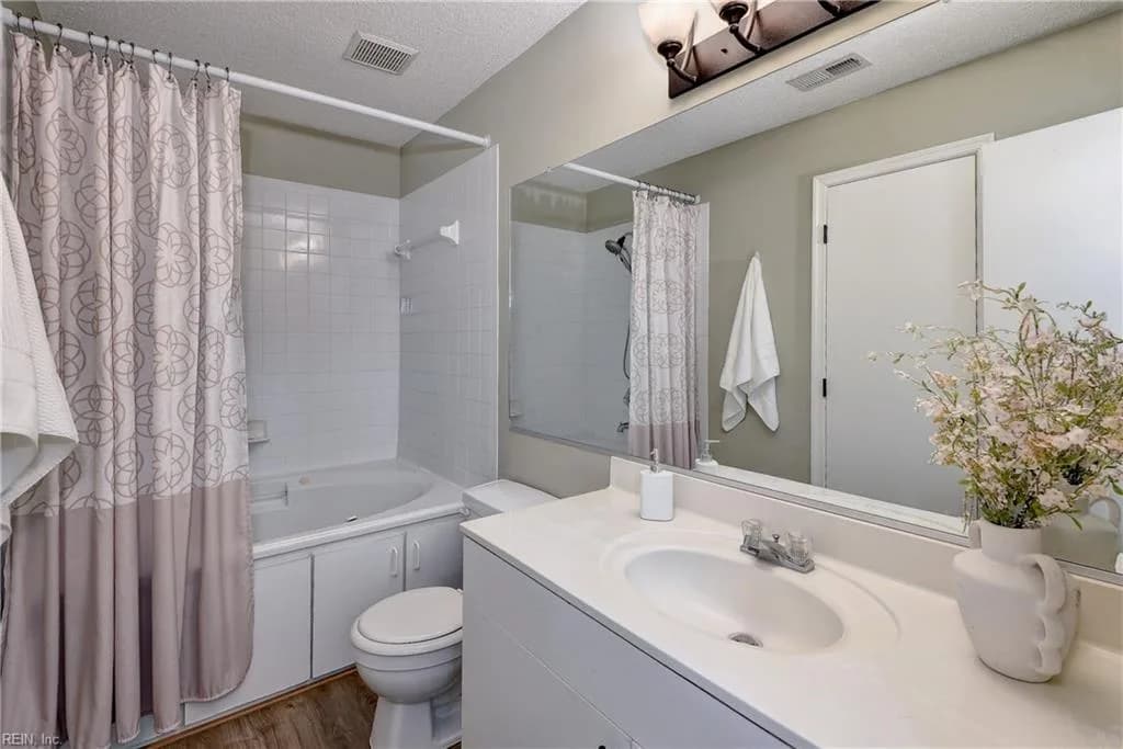 308 Queens CRES, WILLIAMSBURG VA 23185 - Photo 5