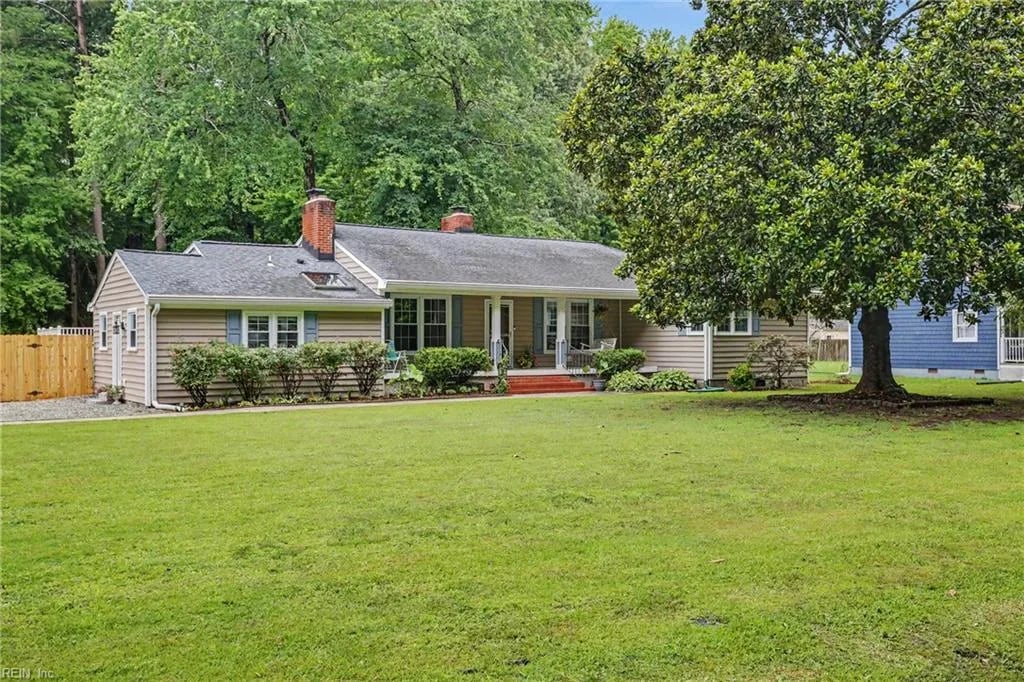 114 Winsome Haven DR, SEAFORD VA 23696