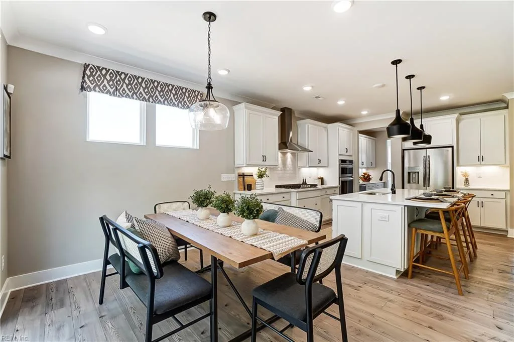12330 Ava LN, Windsor — 5 bed Residential, 3,047 sqft