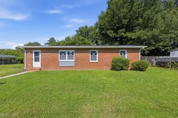 124 Allard RD, PORTSMOUTH VA 23701 - Photo 2