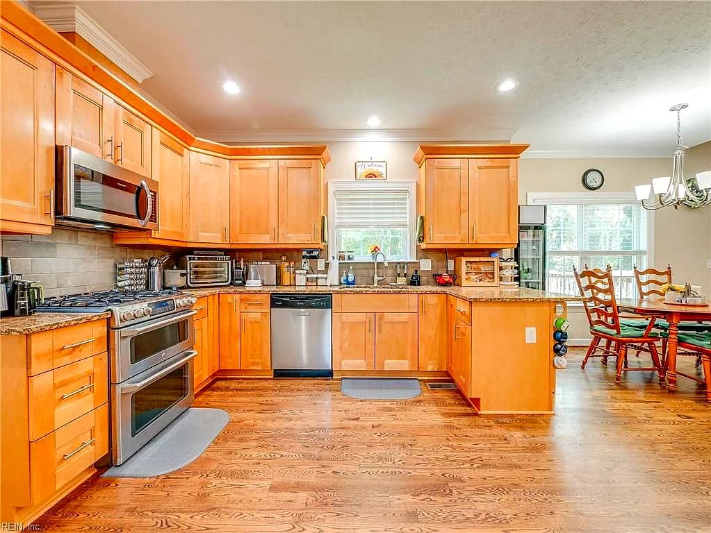 1098 Poquoson AVE, POQUOSON VA 23662 - Photo 5