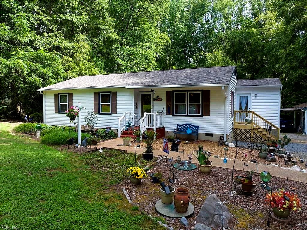 6394 Meadow DR, Gloucester — 3 bed Residential, 1,200 sqft