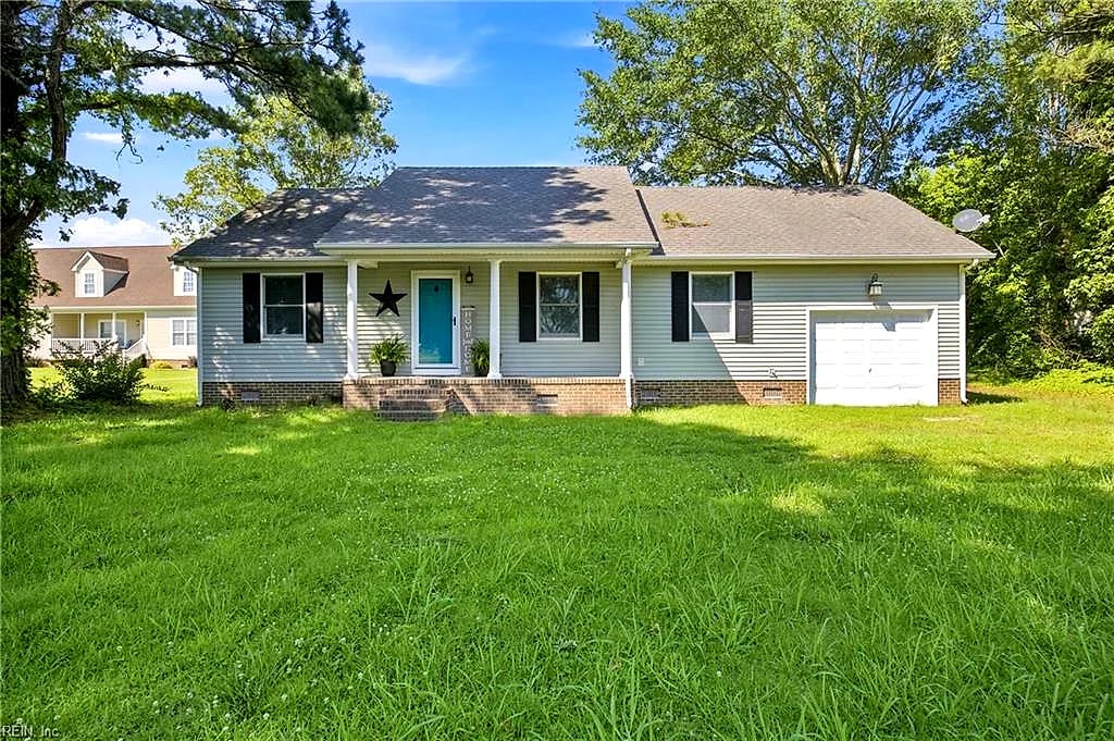 861 Tulls Creek RD, Moyock — 3 bed Residential, 1,396 sqft