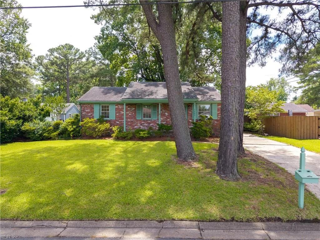 1003 White Pine DR, CHESAPEAKE VA 23323 - Photo 2