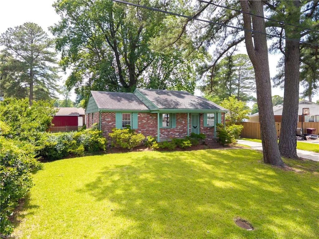 1003 White Pine DR, CHESAPEAKE VA 23323 - Photo 3