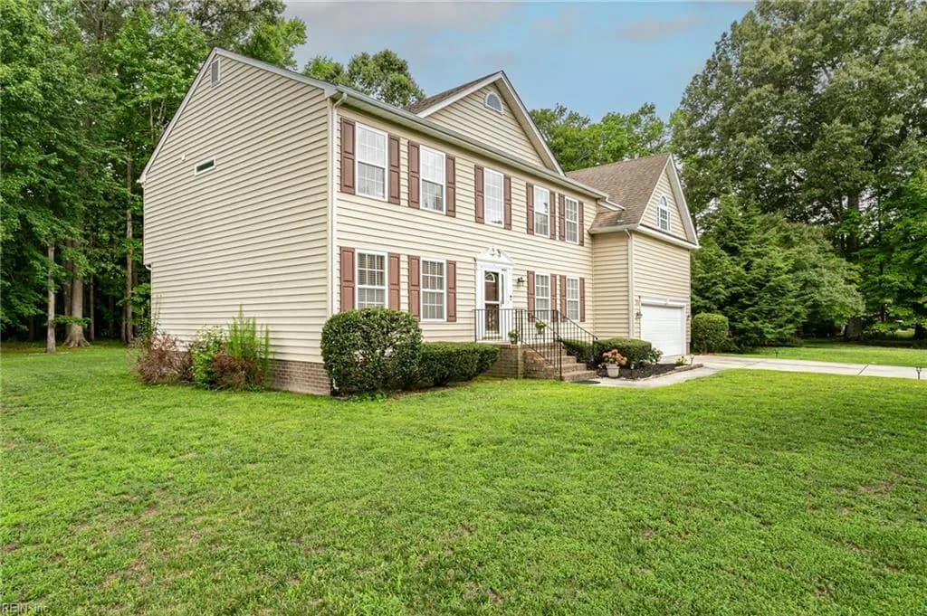 211 BAYBERRY LN, YORKTOWN VA 23693 - Photo 4