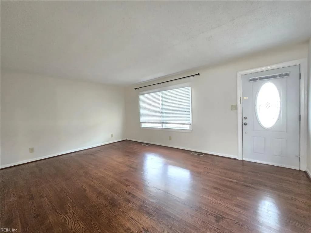 3840 South Plaza TRL, VIRGINIABEACH VA 23452 - Photo 3