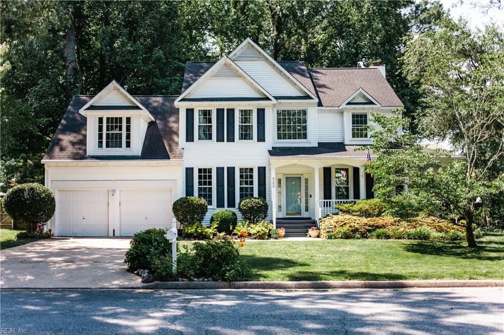 923 Blackthorne Dr NONE, Chesapeake — 4 bed Residential, 2,700 sqft